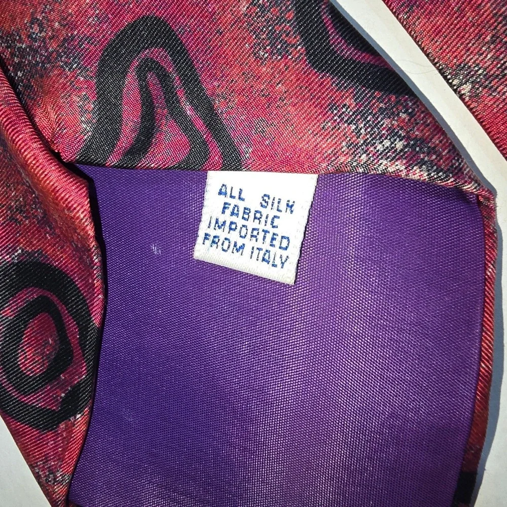 VINTAGE Perry‎ Ellis Portfolio Imported Silk Men's Tie Reddish Pink Abstract